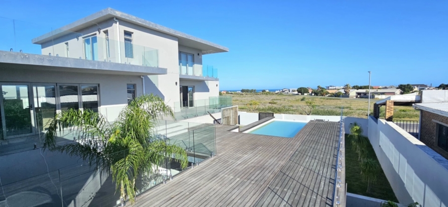 7 Bedroom Property for Sale in Gansbaai Central Western Cape